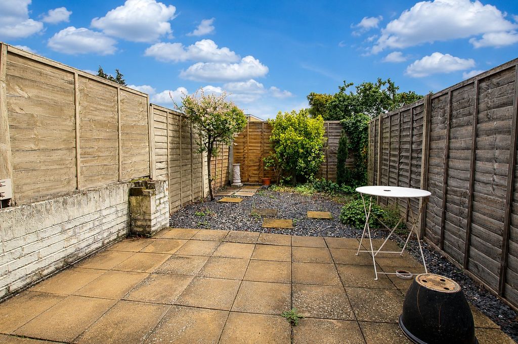 Property photo 3 of 9