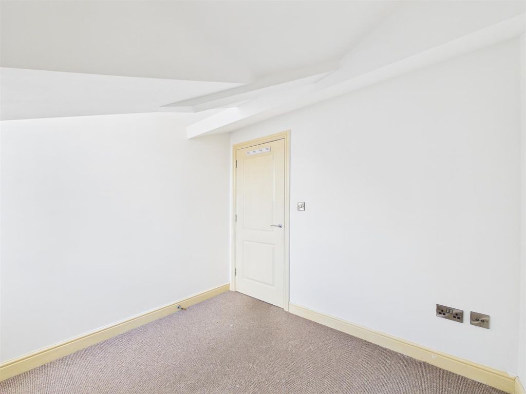 Property photo 3 of 19 Cam03604G0-Pr0387-Still004.Jpg