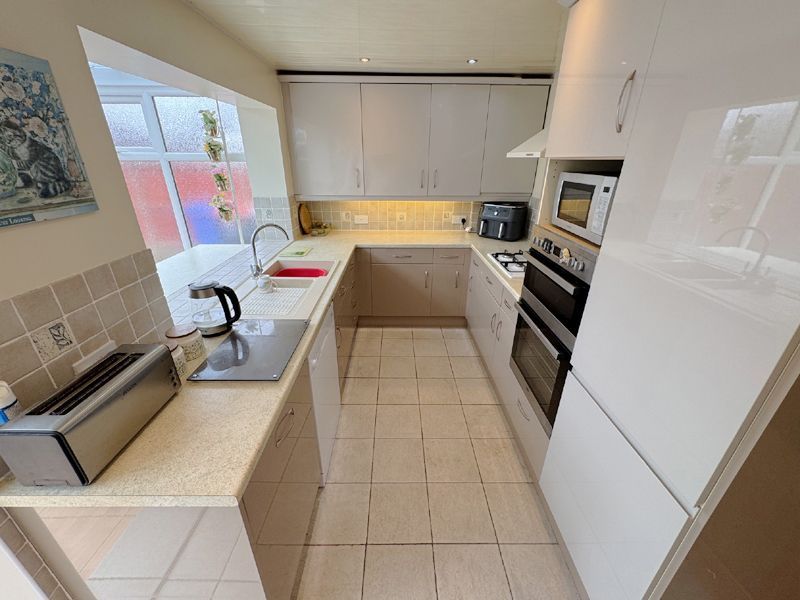 Property photo 3 of 29 Kitchen