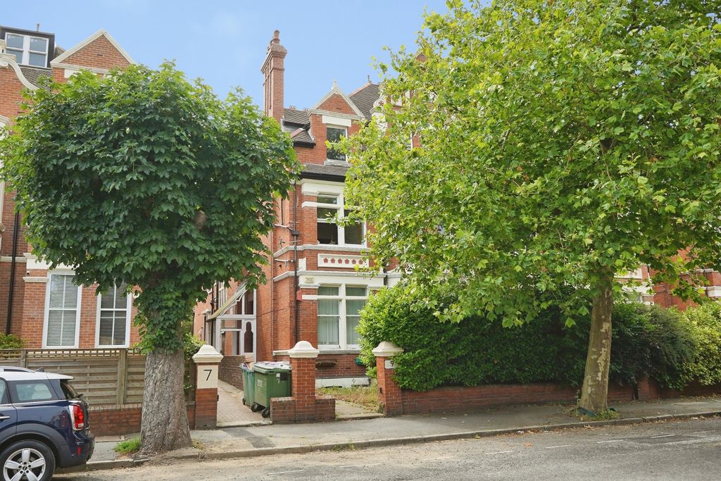 Property photo 1 of 18 Pbox-Img.Jpg