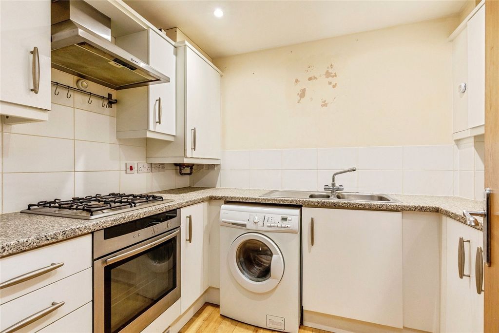 Property photo 2 of 11 Picture No. 31