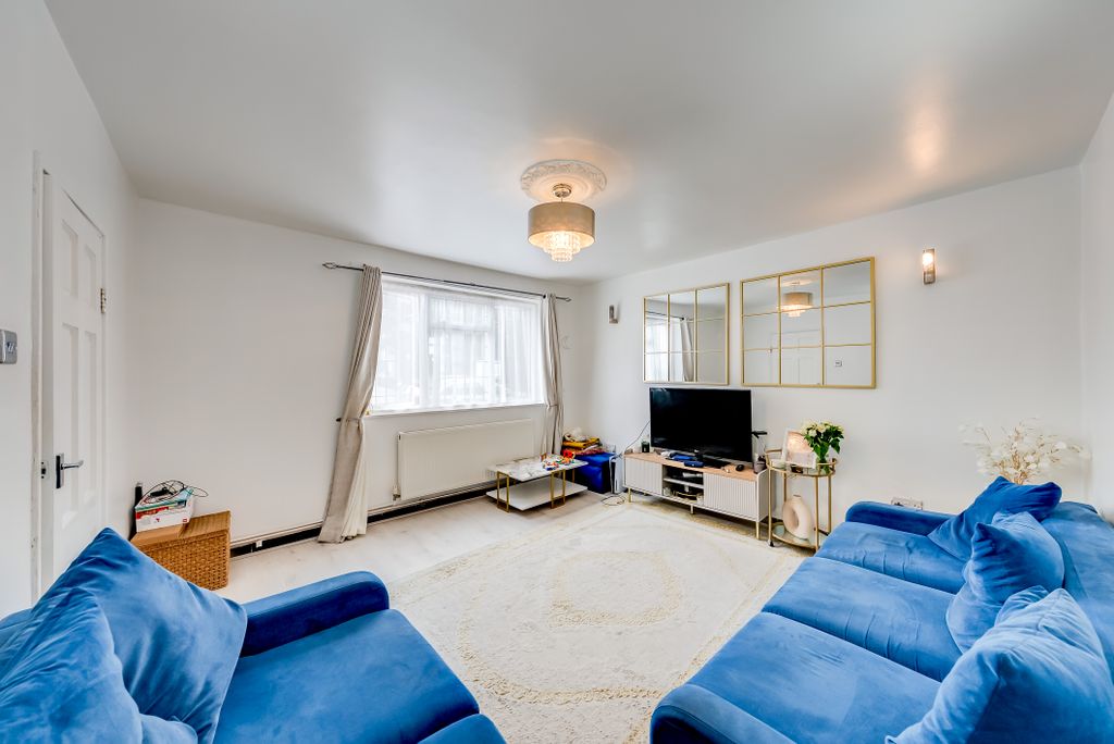Property photo 1 of 37 A7S05906Hdr