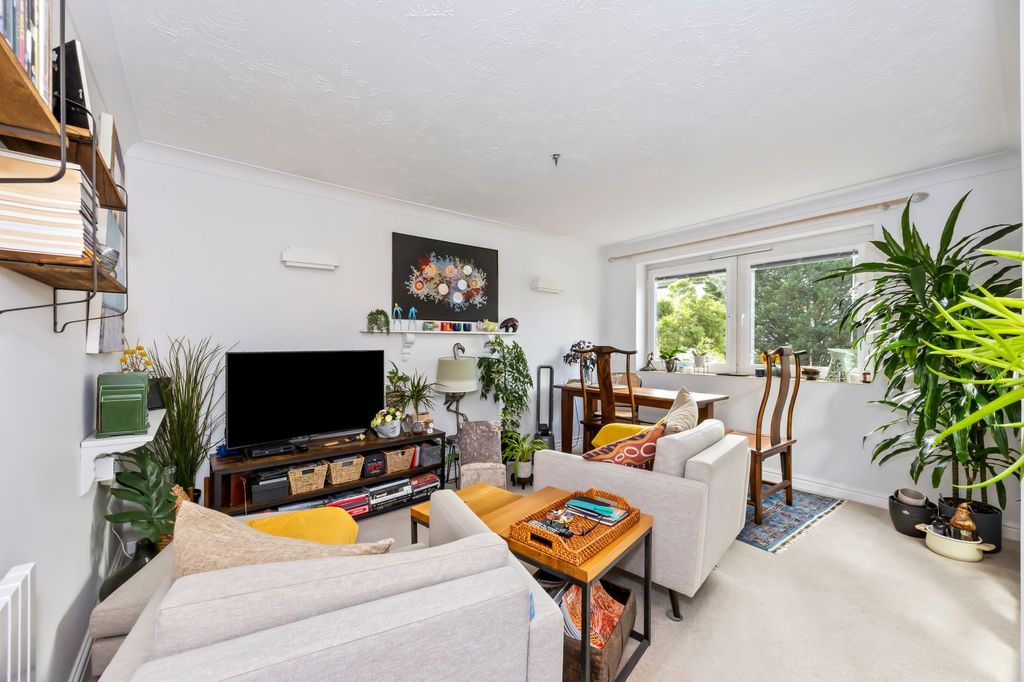 Property photo 3 of 21