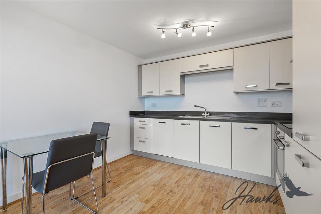 Property photo 3 of 17 70B8928c-9c6E-4B9c-B770-9Eb369685Fefapsbf - 603 Go