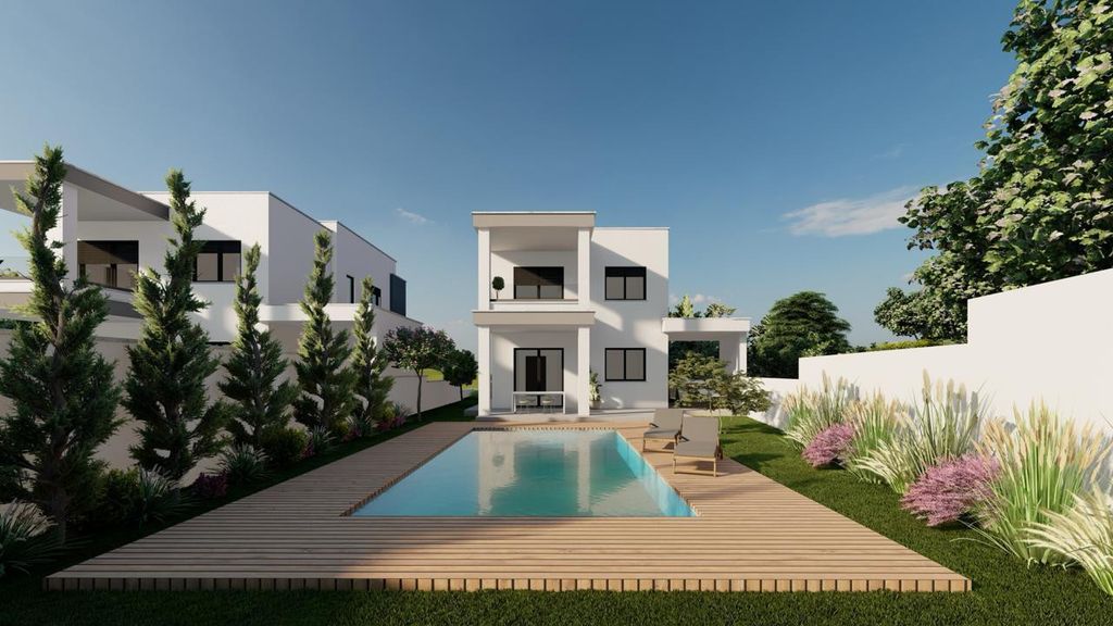 Property photo 3 of 4