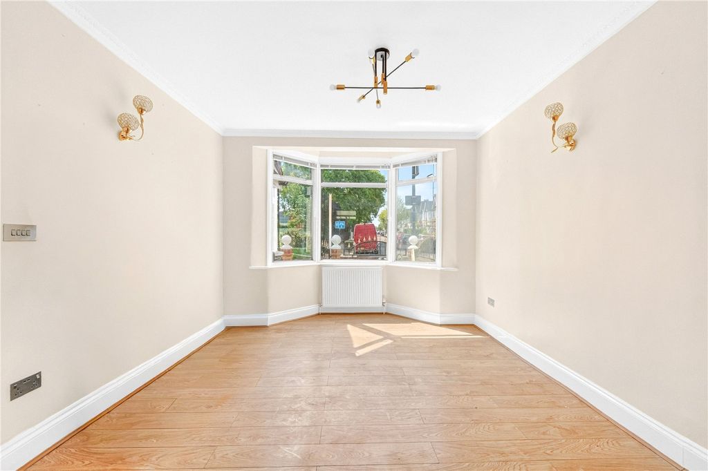 Property photo 3 of 21 Picture No. 11