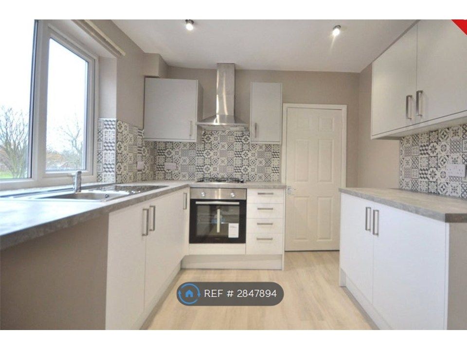 Property photo 1 of 5 Kitchen