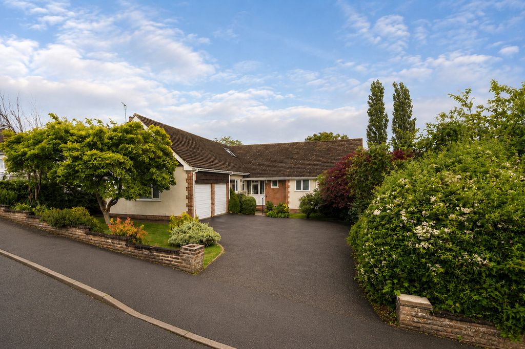 Property photo 1 of 39