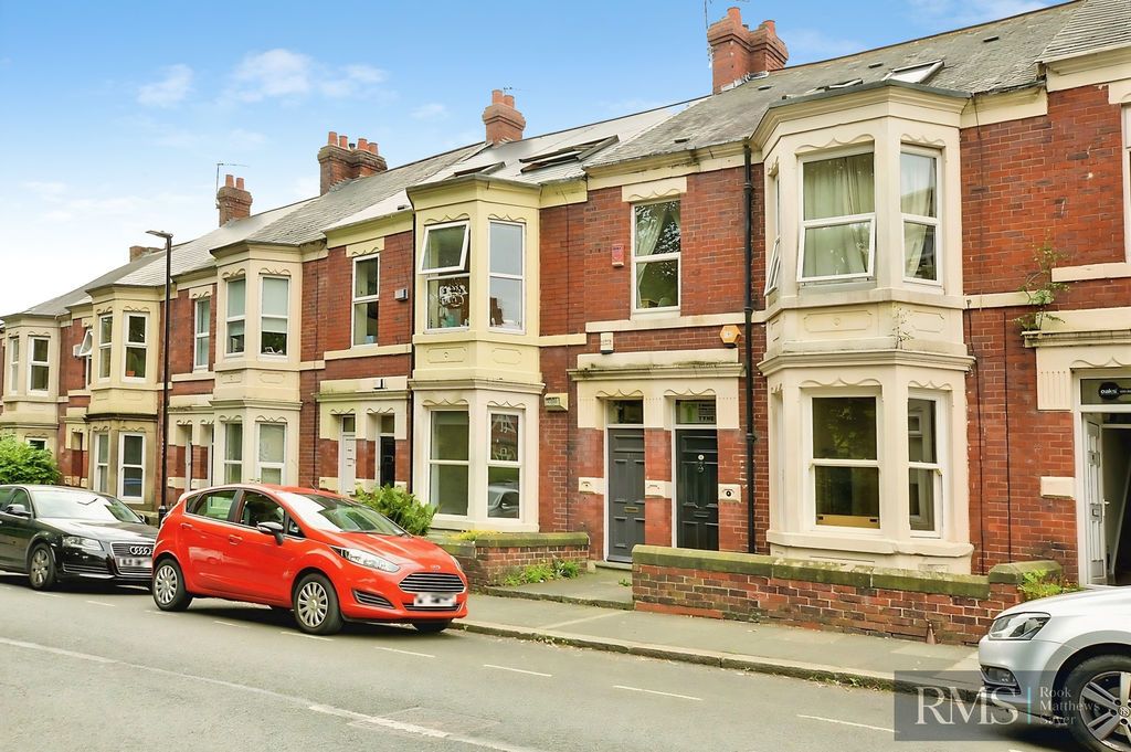 Property photo 1 of 11 Photo 5