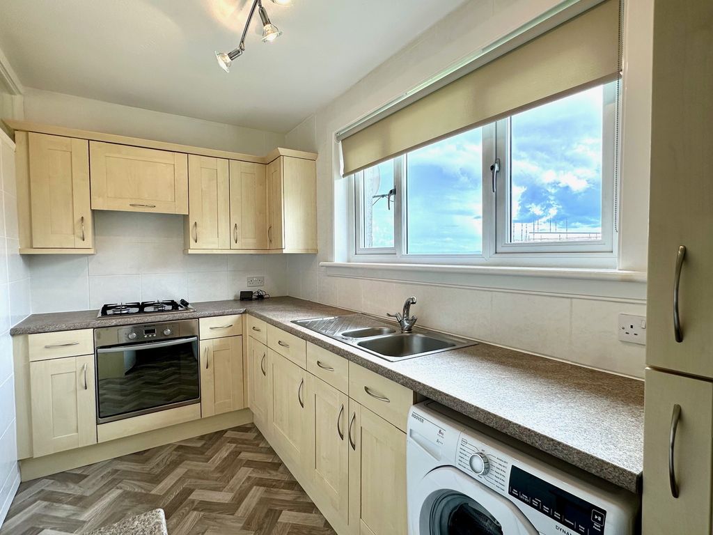 Property photo 2 of 10 Kitchen