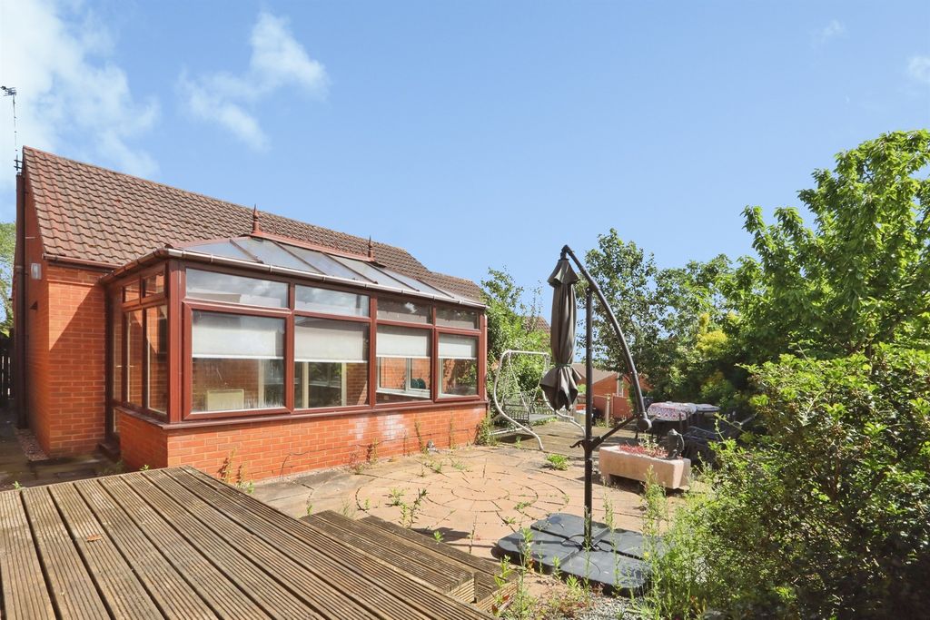 Property photo 1 of 18