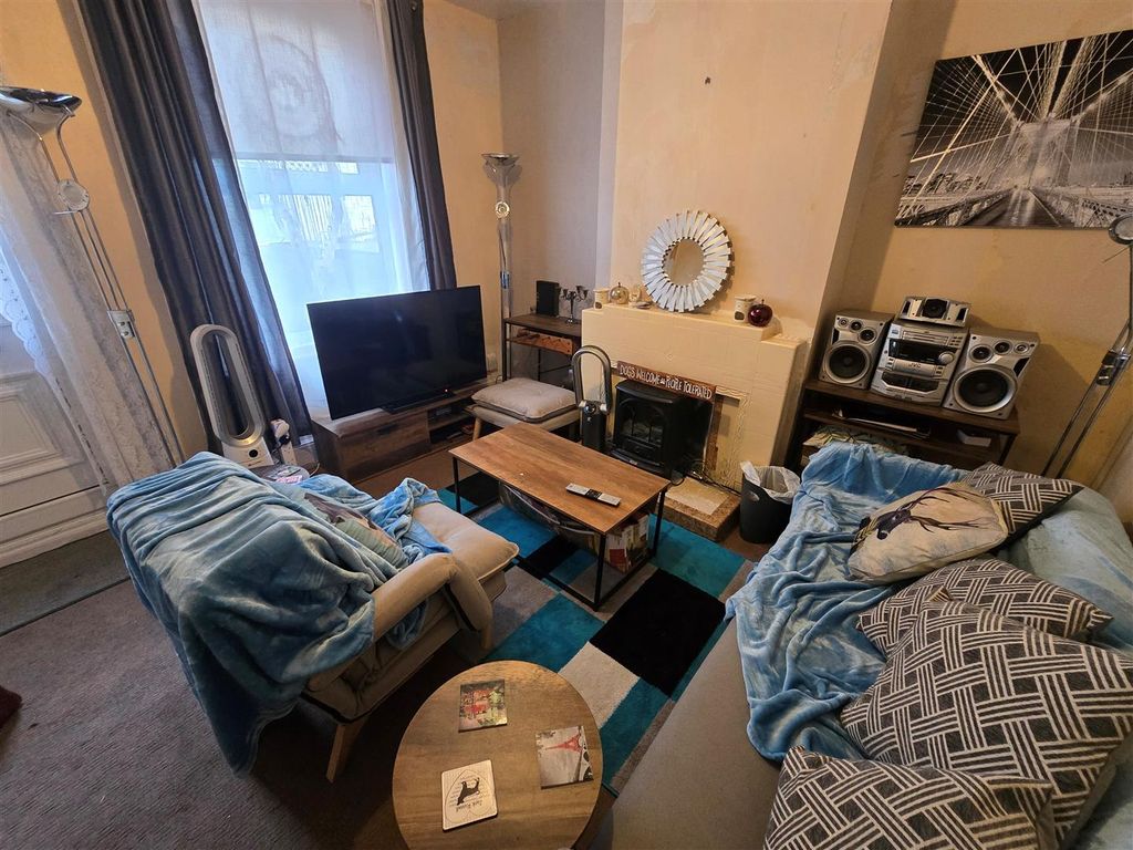 Property photo 2 of 4 Lounge