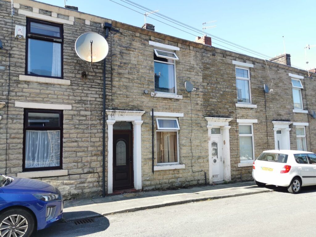 Property photo 1 of 8