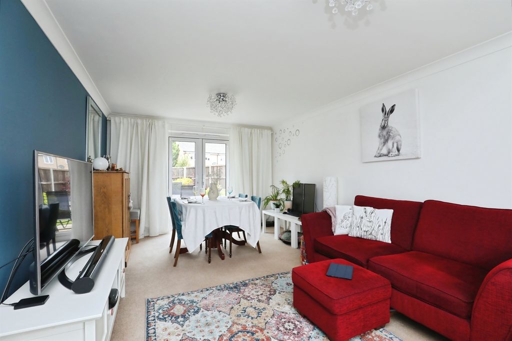 Property photo 3 of 17