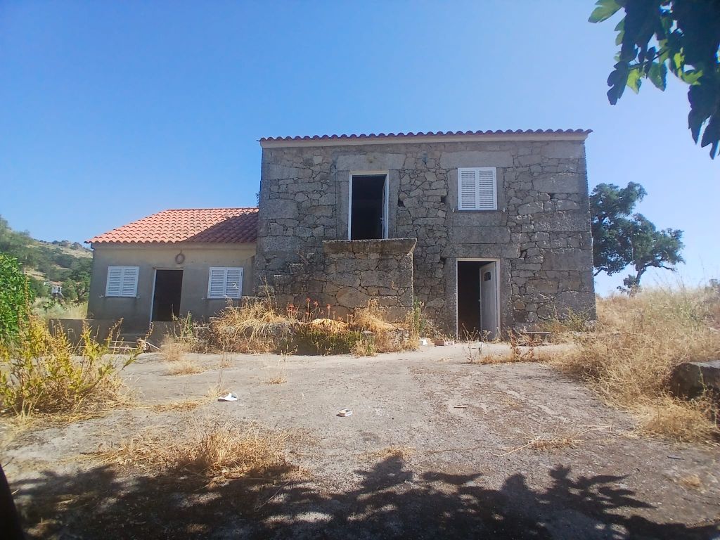 Property photo 2 of 23