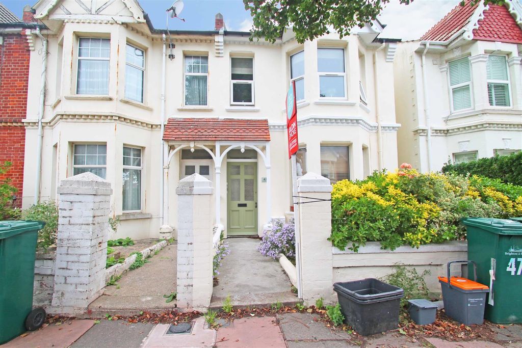 Property photo 1 of 11 Exterior