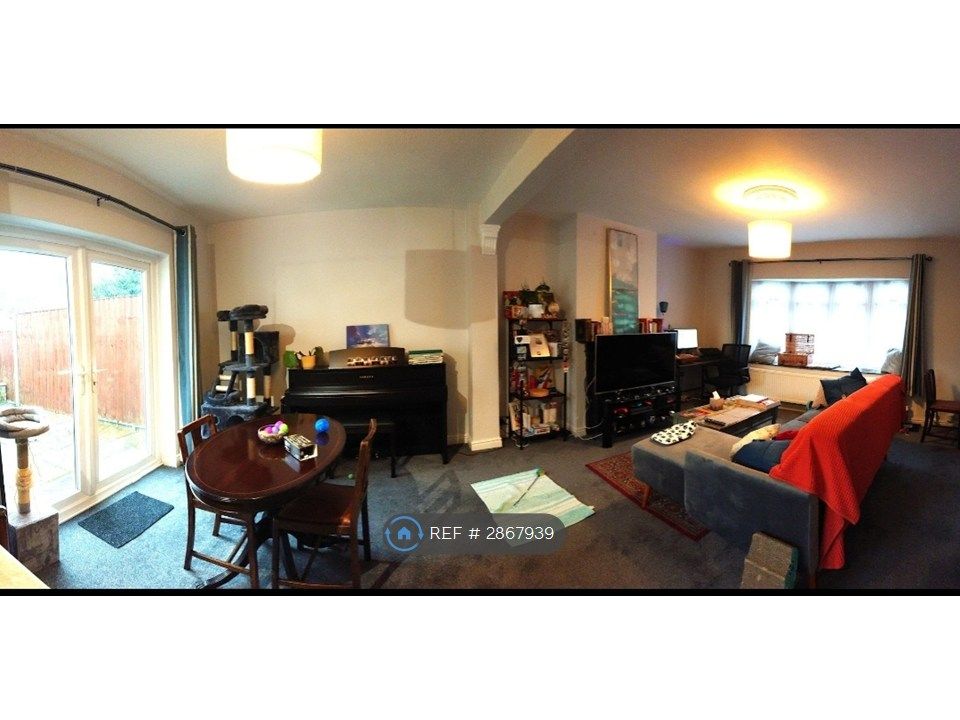 Property photo 3 of 5 Lounge