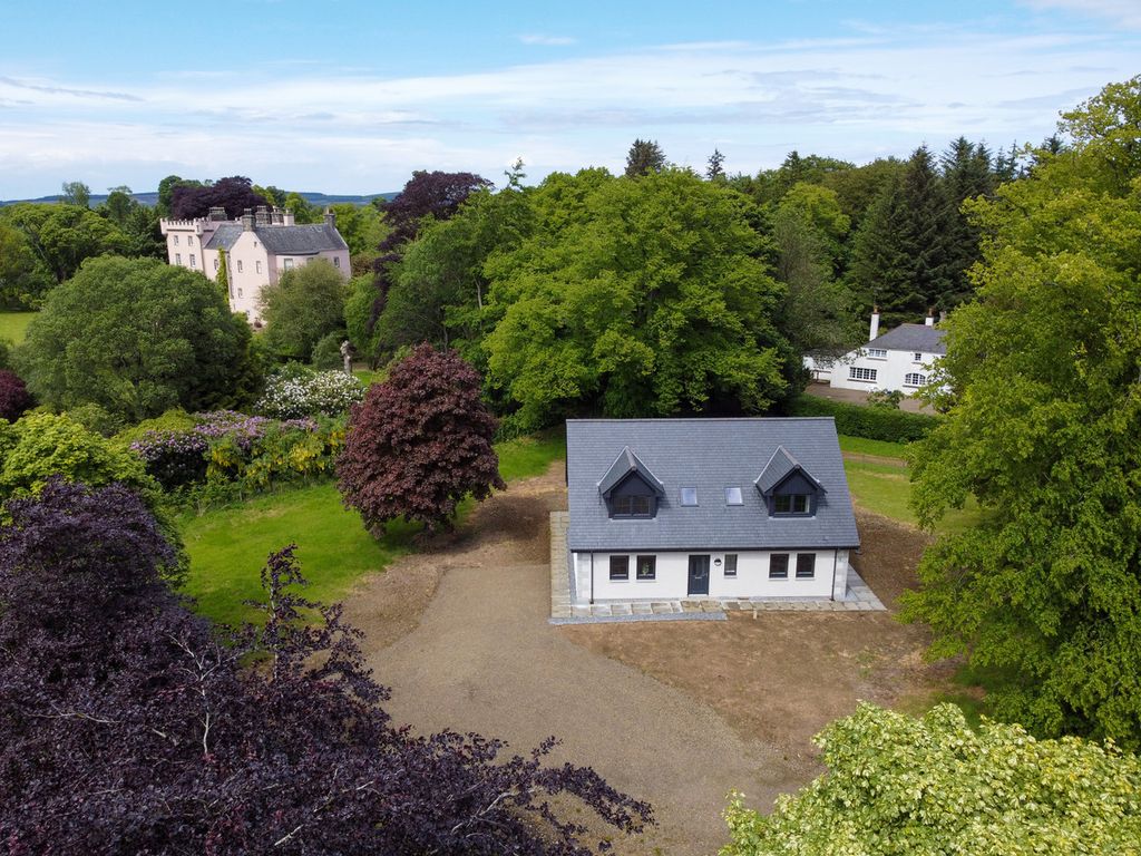 Property photo 2 of 36