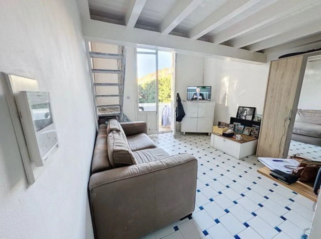 Property photo 1 of 5 Charming 34 Sqm Mezzanine Studio With A Balcony.