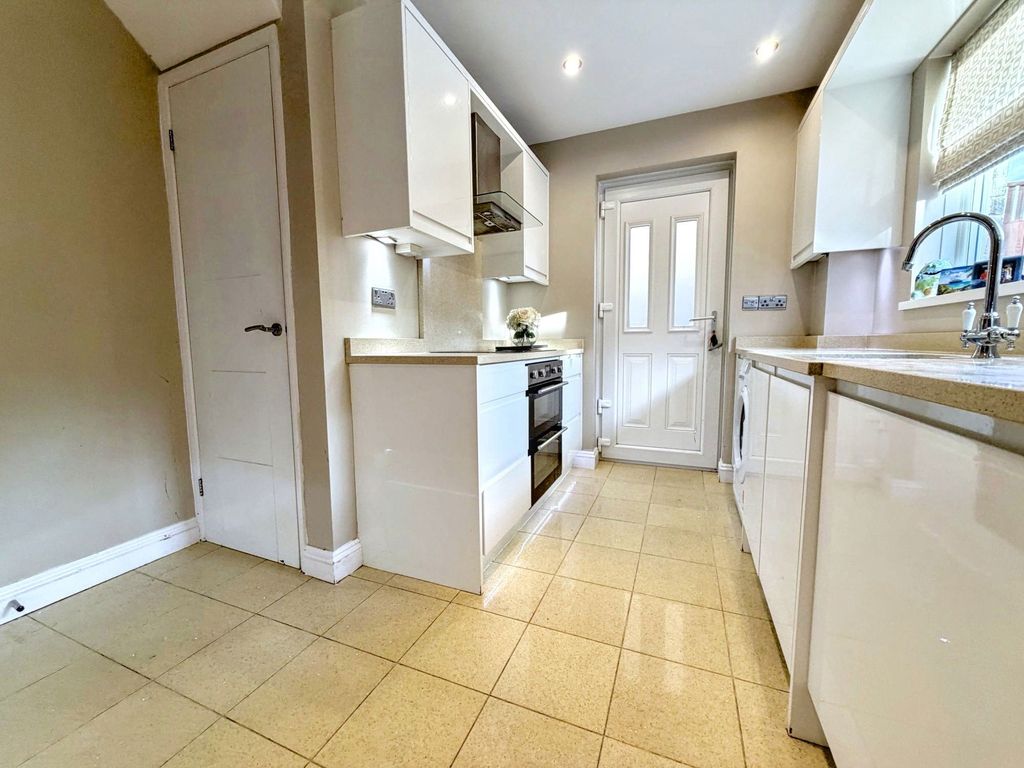 Property photo 3 of 25