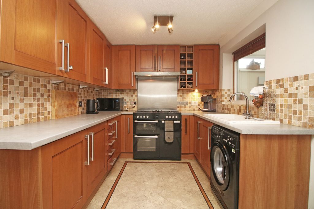 Property photo 3 of 23