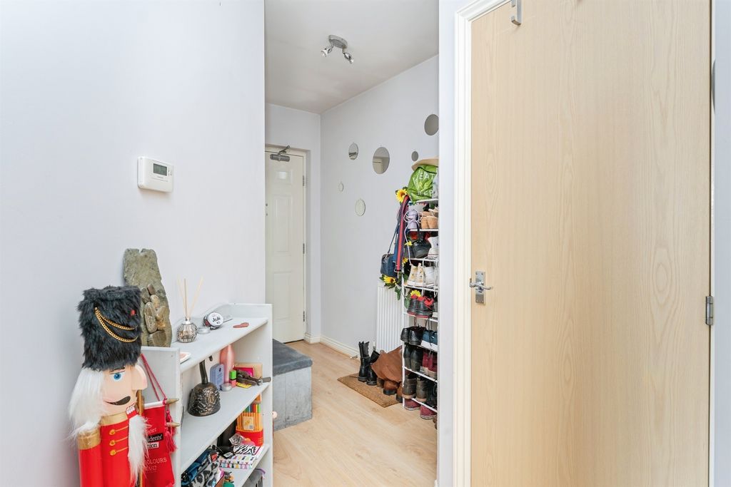 Property photo 3 of 13