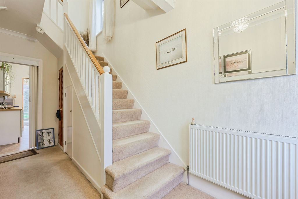 Property photo 2 of 26