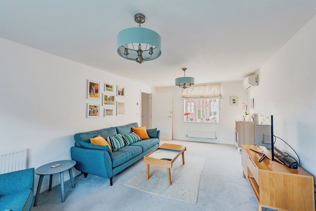 Property photo 3 of 15