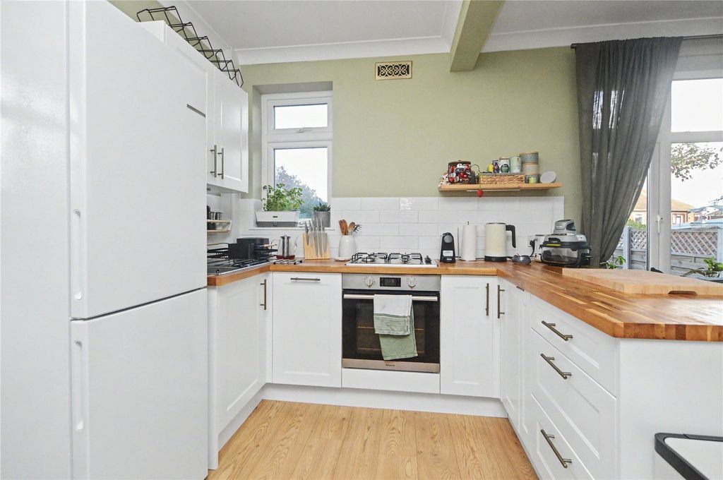 Property photo 3 of 21 Picture No. 20