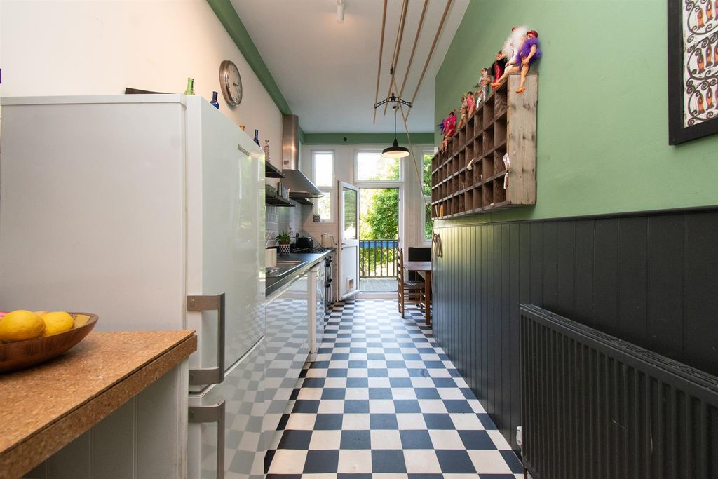 Property photo 3 of 16 Kitchen