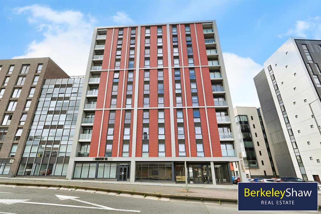 Property photo 1 of 12 The Summit, Parliament Street