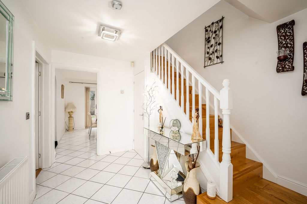 Property photo 2 of 26 02