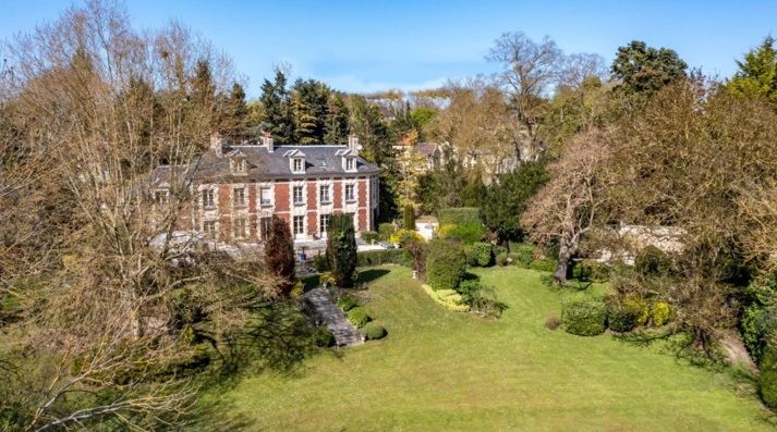 Property photo 2 of 11