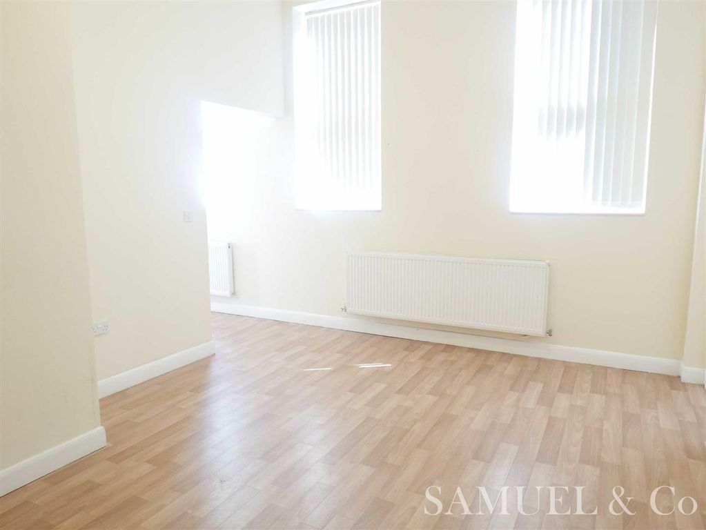Property photo 3 of 6