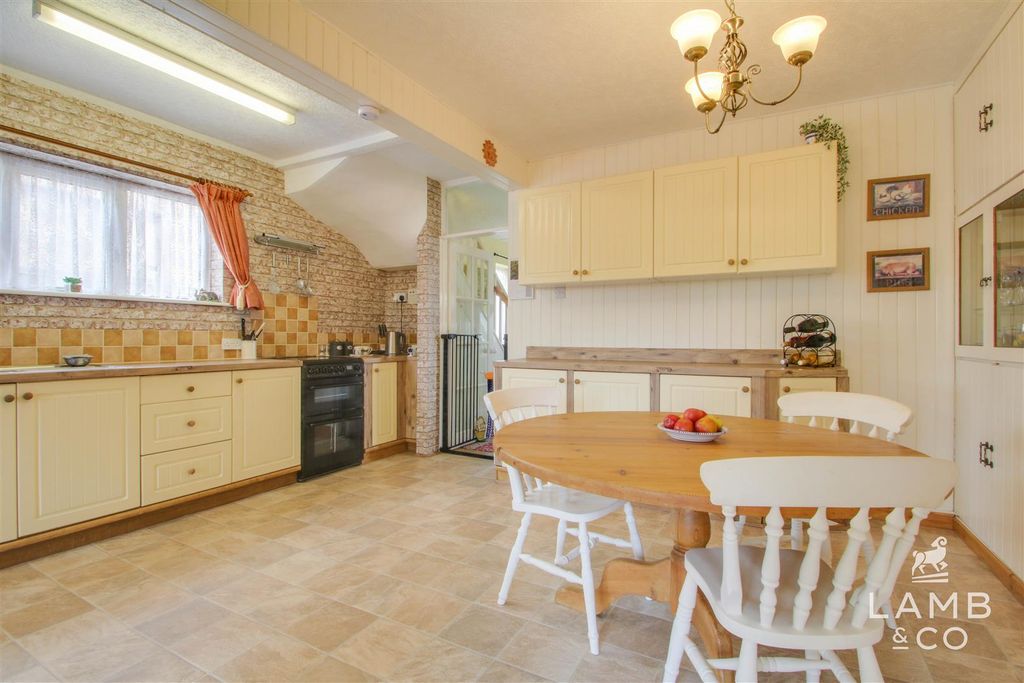 Property photo 3 of 16 Kitchen/Diner: