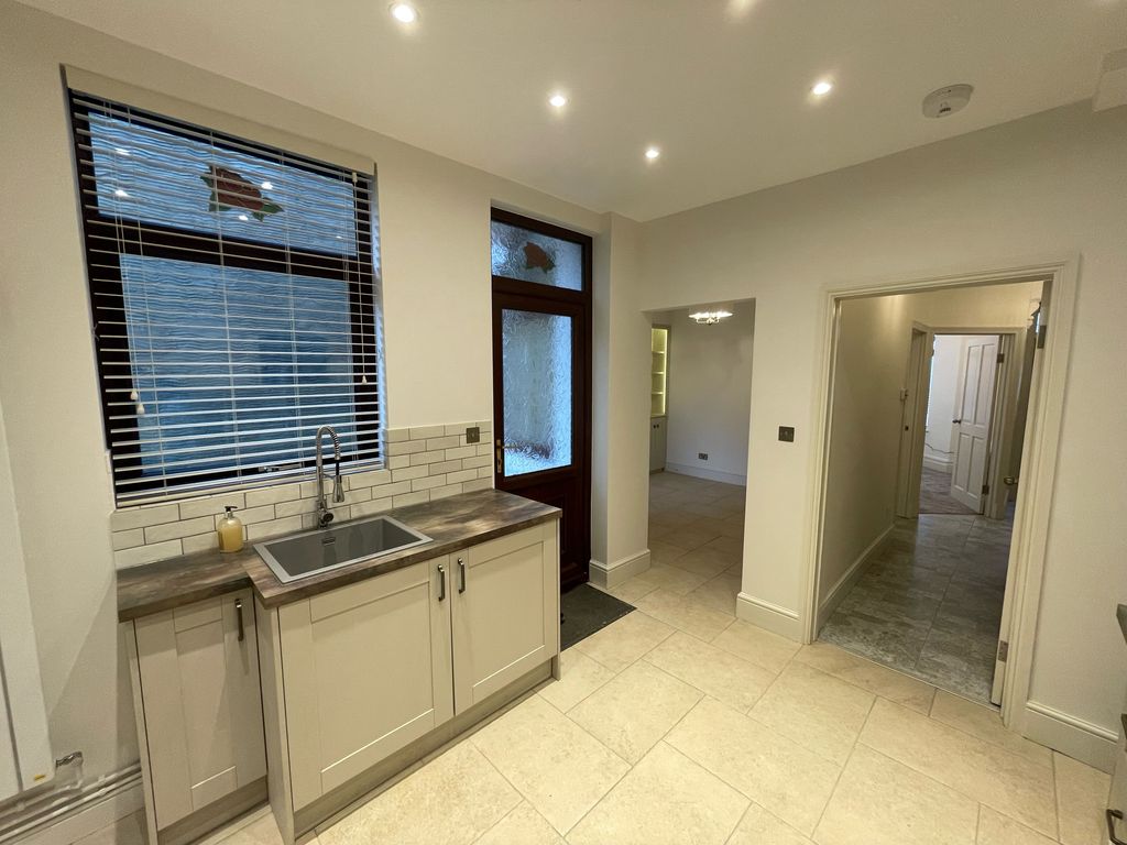 Property photo 3 of 13 Kitchen