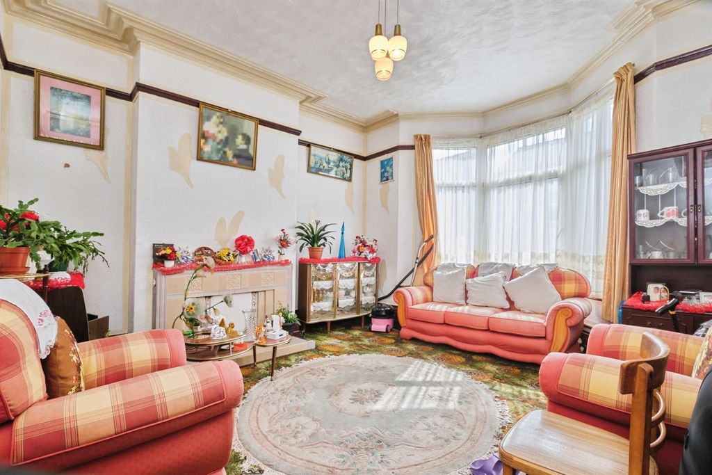 Property photo 2 of 16