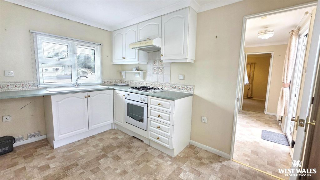 Property photo 3 of 19 Kitchen 1 (2).Jpg