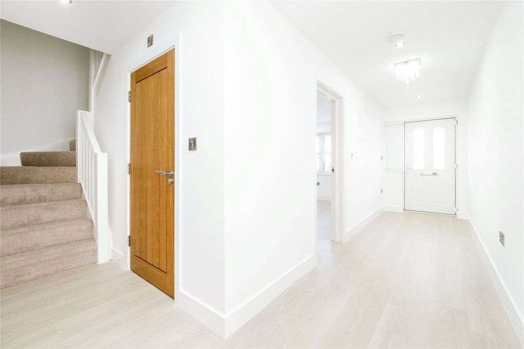 Property photo 3 of 13 Hallway