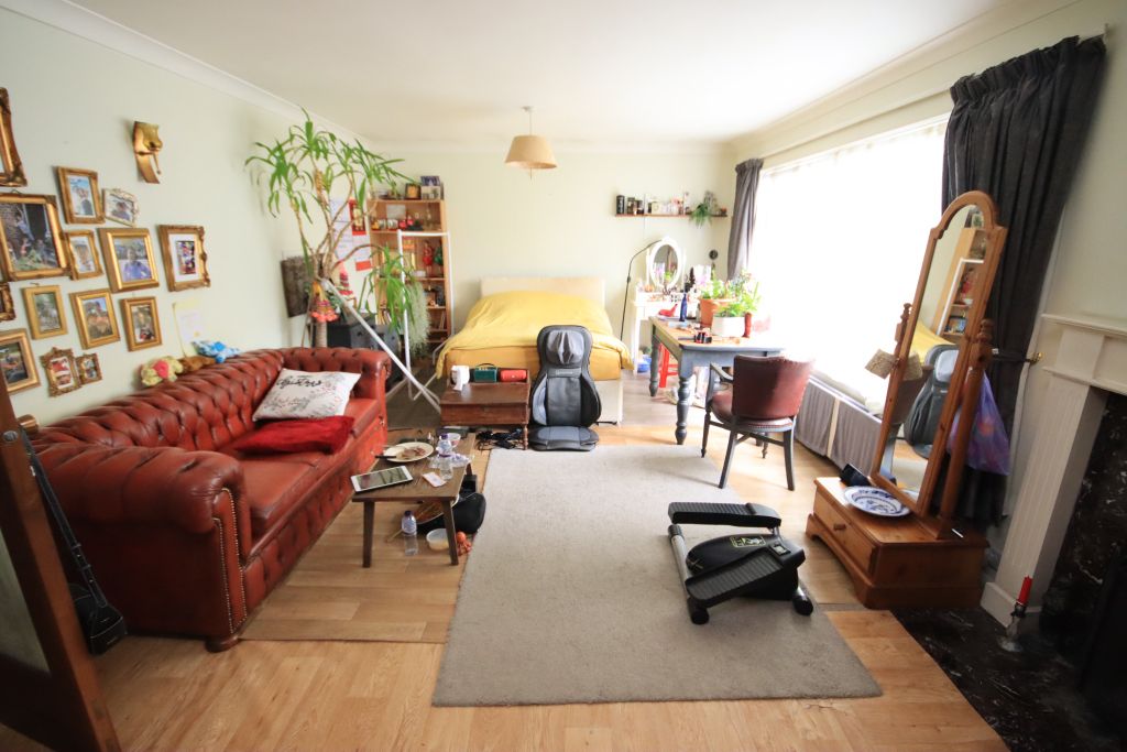 Property photo 3 of 6