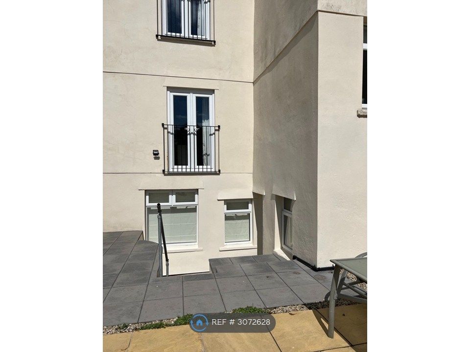 Property photo 3 of 21 Private Entrance To The Ground Floor