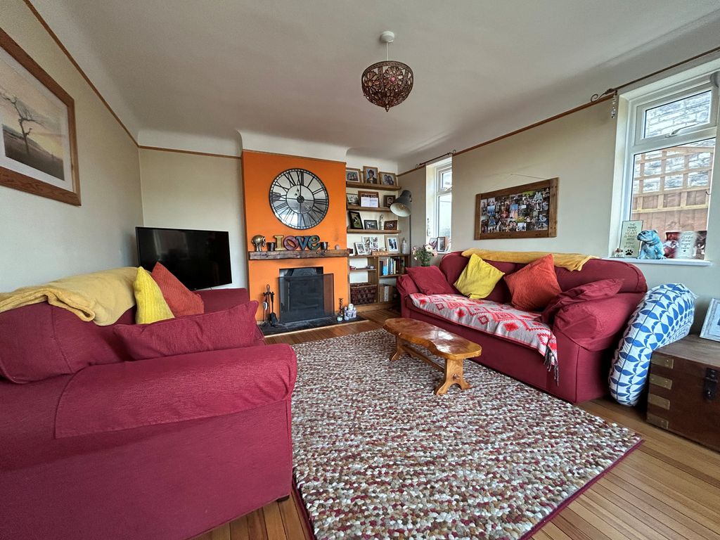 Property photo 2 of 13