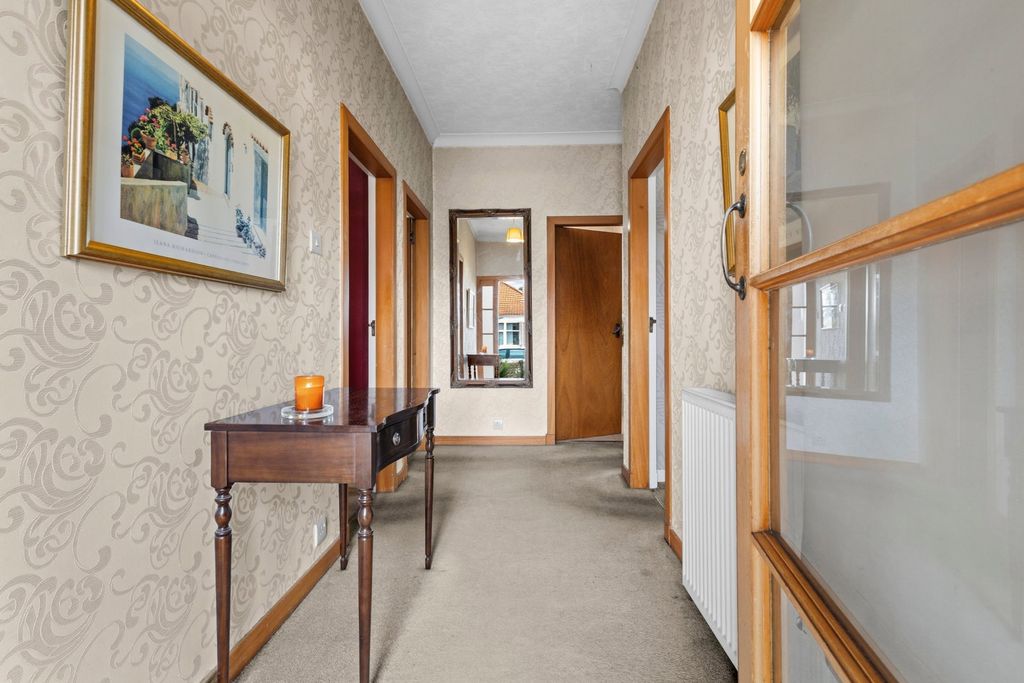 Property photo 2 of 26