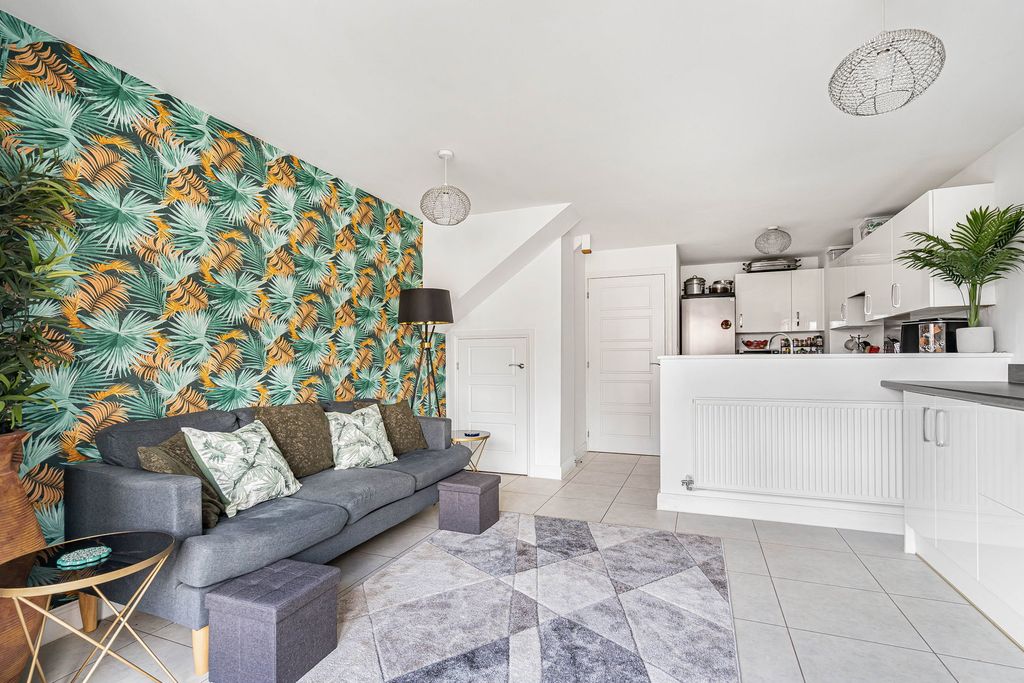 Property photo 3 of 13