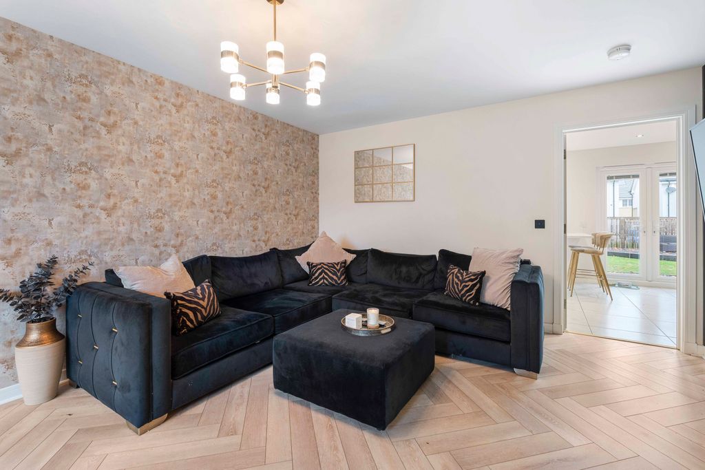 Property photo 2 of 51