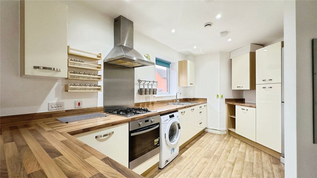 Property photo 2 of 46 Picture No. 06