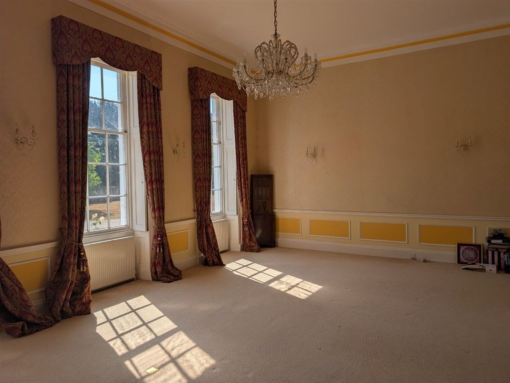 Property photo 3 of 11
