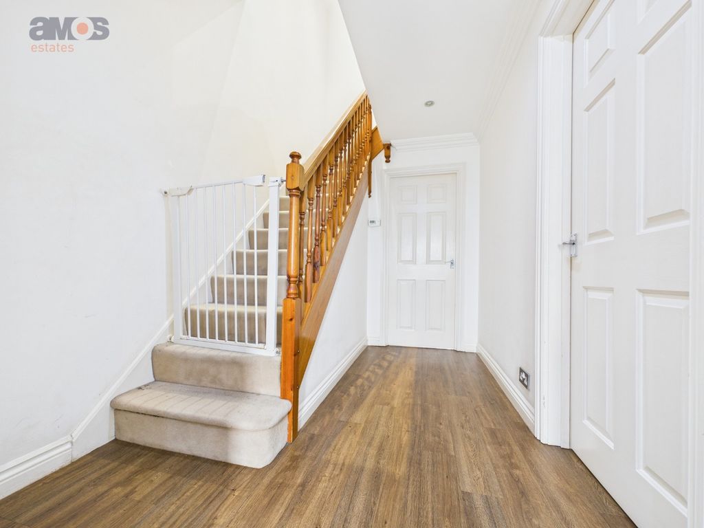 Property photo 3 of 20 4212824