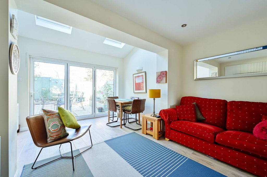 Property photo 2 of 18