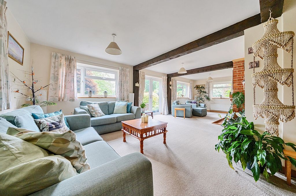 Property photo 2 of 25 1296588-10-682E0A...